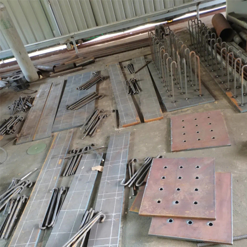 有哪些其他因素会影响贺州预埋件位置的确定？